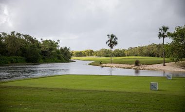 VILLA EN CAMPO DE GOLF EN LA RIVIERA MAYA