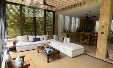 VILLA EN CAMPO DE GOLF EN LA RIVIERA MAYA