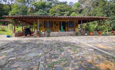 CASA CAMPESTRE en VENTA en Copacabana Vereda Yarumito Copacabana