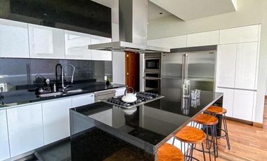 Residencia de lujo del Arq. Farré a la venta en Pedregal .