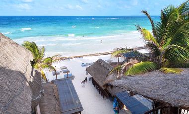 VENTA HOTEL EN TULUM A PIE DE PLAYA CON 16 HABITACIONES Y PENTHOUSE