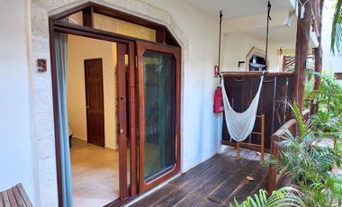 VENTA HOTEL EN TULUM A PIE DE PLAYA CON 16 HABITACIONES Y PENTHOUSE