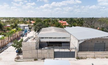 Local con oficinas en venta casi en Av. Donaldo Colosio
