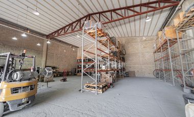Local con oficinas en venta casi en Av. Donaldo Colosio