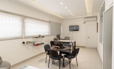 Local con oficinas en venta casi en Av. Donaldo Colosio