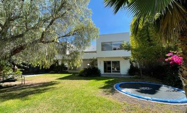 Casa con Alberca Jurica Campestre en Venta