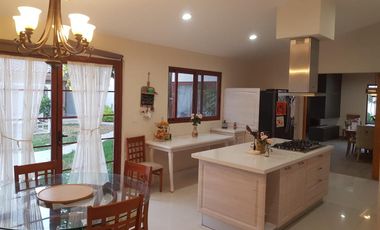Hermosa casa EN VENTA de una planta con alberca en Pedregal de San Antonio