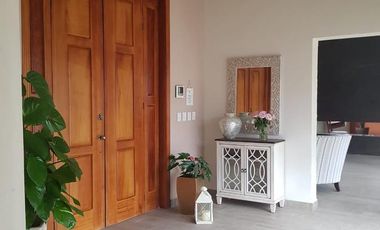 Hermosa casa EN VENTA de una planta con alberca en Pedregal de San Antonio