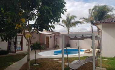 Hermosa casa EN VENTA de una planta con alberca en Pedregal de San Antonio