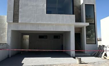 Casa en altozano