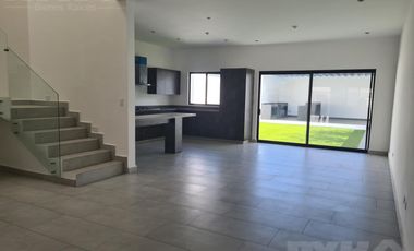 Casa - Fraccionamiento Altares Residencial