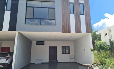 Casa - Fraccionamiento Altares Residencial
