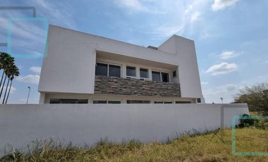 CASA EN VENTA LAS CRUCES CAMPO DE GOLF ZONA APODACA
