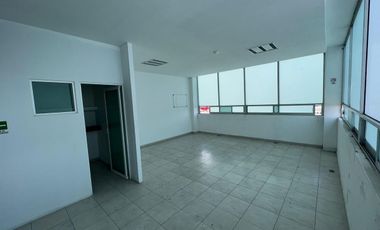 RENTA DE OFICINA EN EDIFICIO CORA EN SAN MATEO ATENCO