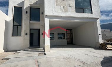 CASA EQUIPADA Y NUEVA EN RENTA EN RESIDENCIAL DE ARTEAGA