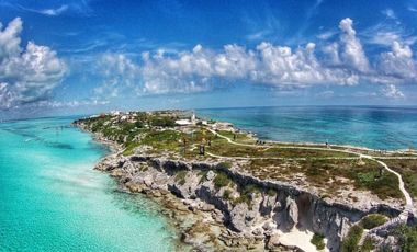 Casa Colonial de 7 Habitaciones en Venta en Isla Mujeres
