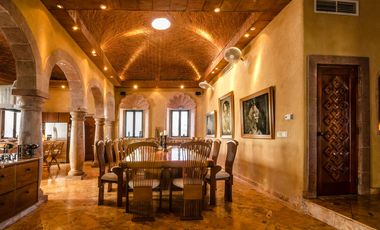 Casa Colonial de 7 Habitaciones en Venta en Isla Mujeres