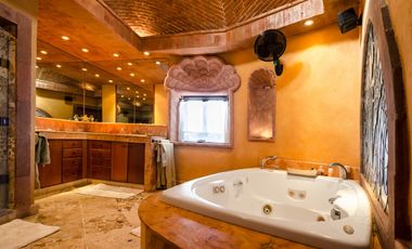 Casa Colonial de 7 Habitaciones en Venta en Isla Mujeres