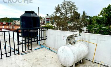 Edificio con departamentos y locales en venta en la zona de los berros