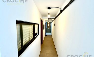 Edificio con departamentos y locales en venta en la zona de los berros