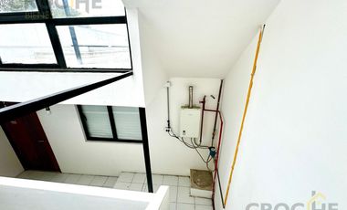 Edificio con departamentos y locales en venta en la zona de los berros