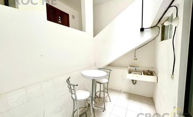 Edificio con departamentos y locales en venta en la zona de los berros
