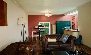 Casa en venta en Bosques de las Lomas para actualizar buena calle