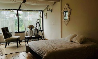 Casa en venta en Bosques de las Lomas para actualizar buena calle