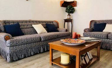 Casa en venta en Bosques de las Lomas para actualizar buena calle