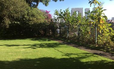 Casa en venta en Bosques de las Lomas para actualizar buena calle