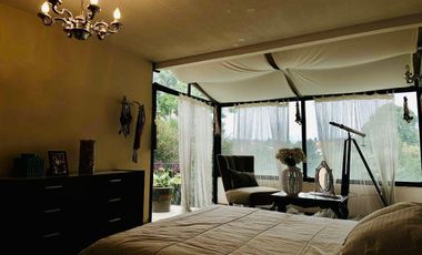 Casa en venta en Bosques de las Lomas para actualizar buena calle