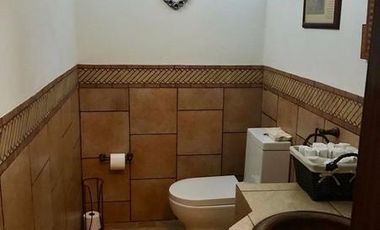 Casa en venta en el exclusivo fraccionamiento Los Encinos