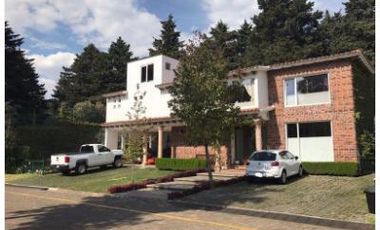Casa en venta en el exclusivo fraccionamiento Los Encinos