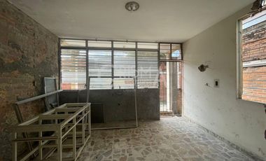 LOCAL RENTA CLAVIJERO, CENTRO