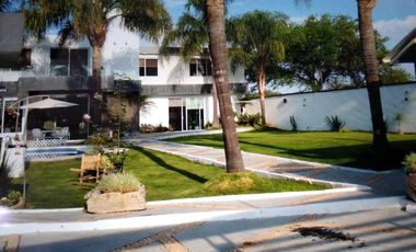 Casa en Venta en Lomas de Comanjilla con alberca
