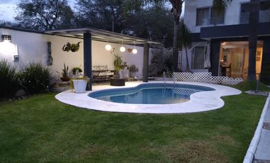 Casa en Venta en Lomas de Comanjilla con alberca