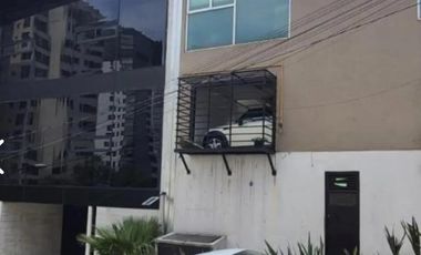 En renta nuevo edificio comercial en Bosques de las Lomas