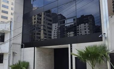 En renta nuevo edificio comercial en Bosques de las Lomas