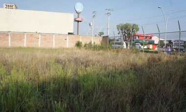 Terreno Comercial en Venta o Renta en esquina en Metepec zona dorada