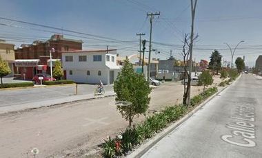 Terreno Comercial en Venta o Renta en esquina en Metepec zona dorada