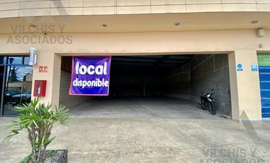 RENTA DE LOCAL COMERCIAL EN AV. TECNOLOGICO PLAZA AZCAMIL