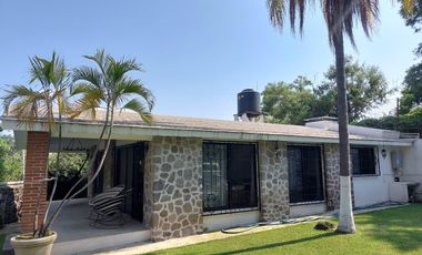 CASA EN LAS FINCAS