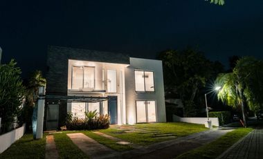 Casa en renta de 6 habitaciones Playacar