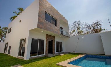 CASA EN VENTA CON ALBERCA