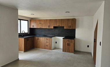 Casa Nueva en Venta Cacalomacan