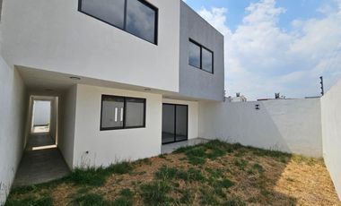Casa Nueva en Venta Cacalomacan