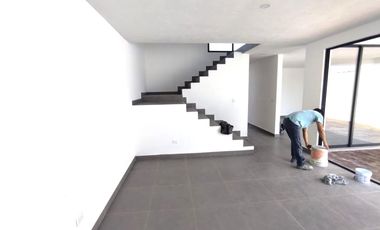 Casa en Praderas de mayab, 3 Rec. y alberca