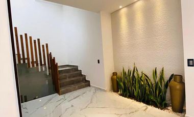 Estupenda casa en venta en Playacar, Playa del Carmen P3259