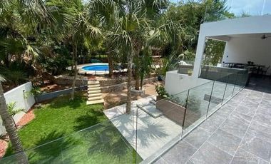 Estupenda casa en venta en Playacar, Playa del Carmen P3259