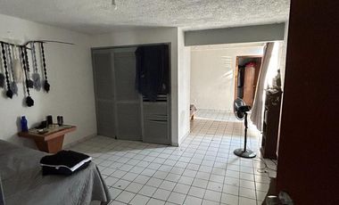 Casa en venta para remodelacion cercana a Plaza del Sol